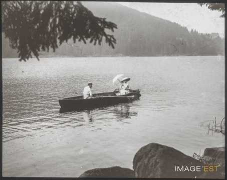 Barque sur le lac (Gérardmer)
